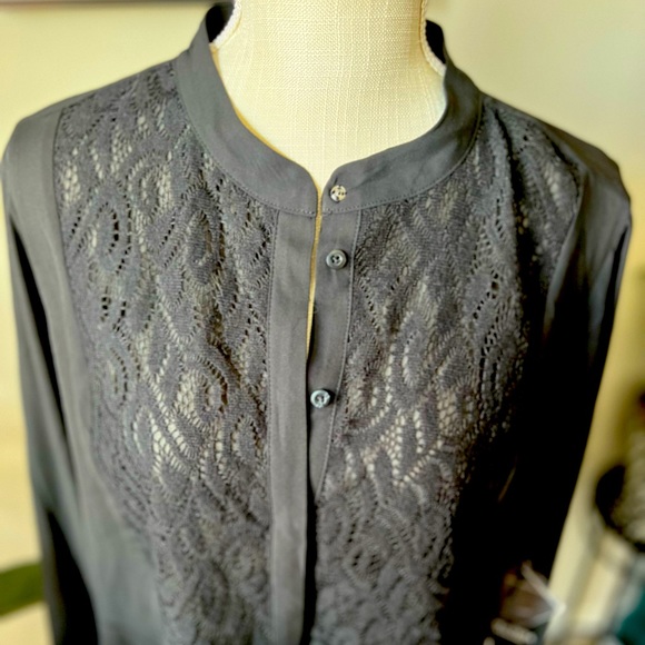 Vera Wang Button Down Blouse With Lace Detail - Picture 5 of 5